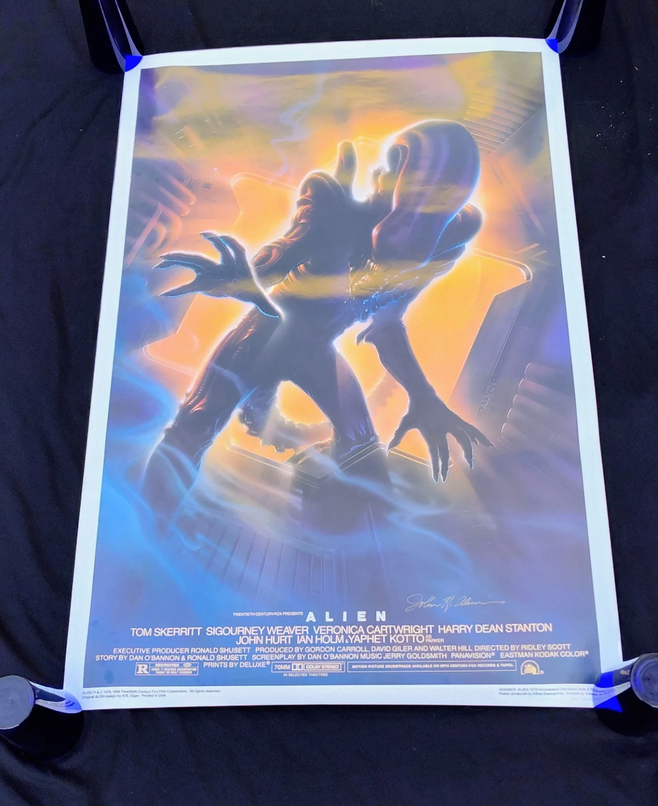 John Alvin — *SIGNED* John Alvin Alien 15th Anniversary Limited Edition Movie Poster 27"x41", изображение 3