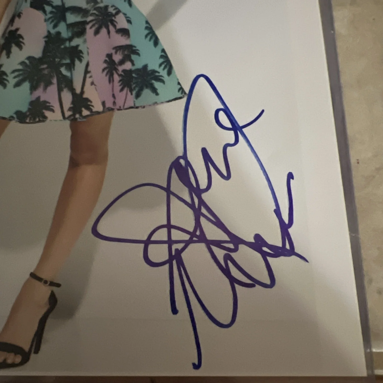 Anne Winters Signed 8x10 Photo Actress 13 Reasons Why Autograph JSA COA, изображение 2