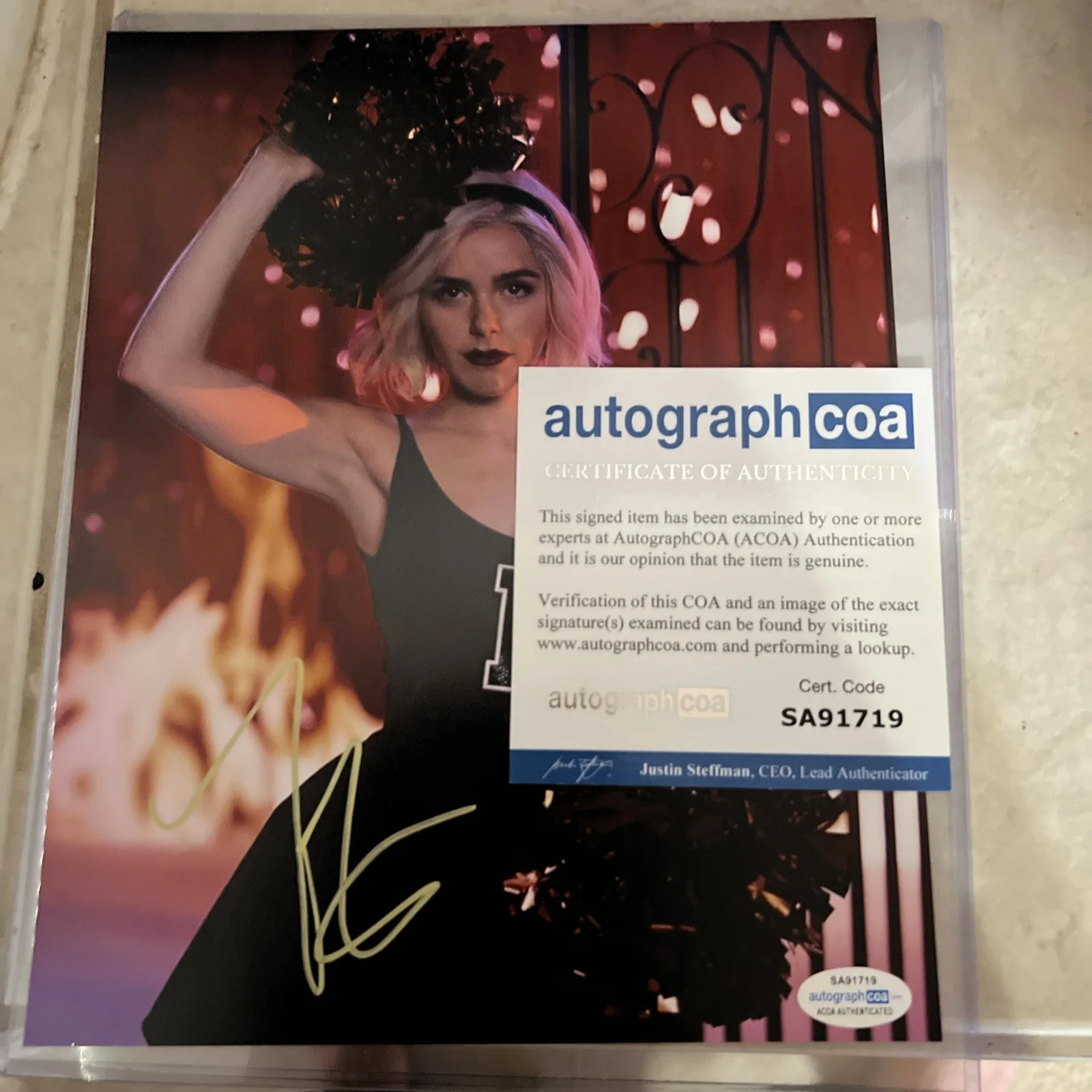 Kiernan Shipka Signed 8x10 Photo Sabrina Autograph ACOA COA, image 5