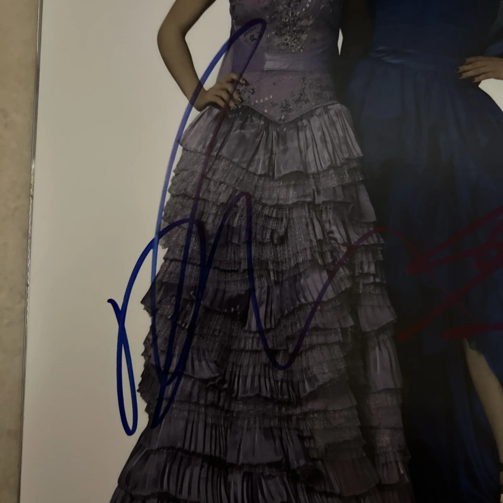 Dove Cameron Sofia Carson Signed 8x10 Photo Duo Autograph Beckett COA Descendant, изображение 2