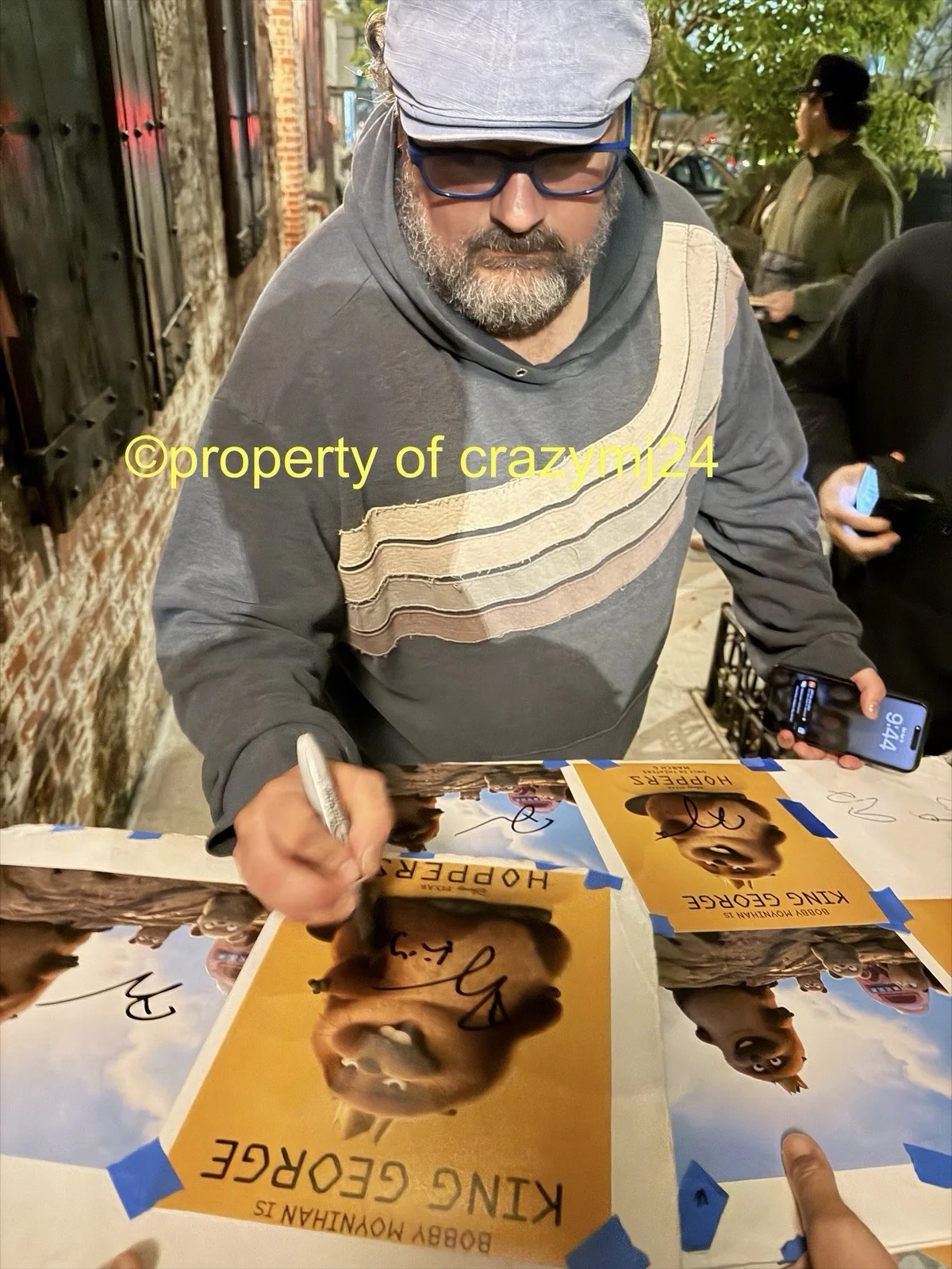 Bobby Moynihan Signed "King George" Hoppers 8x10 Poster Autograph Exact Proof, изображение 2