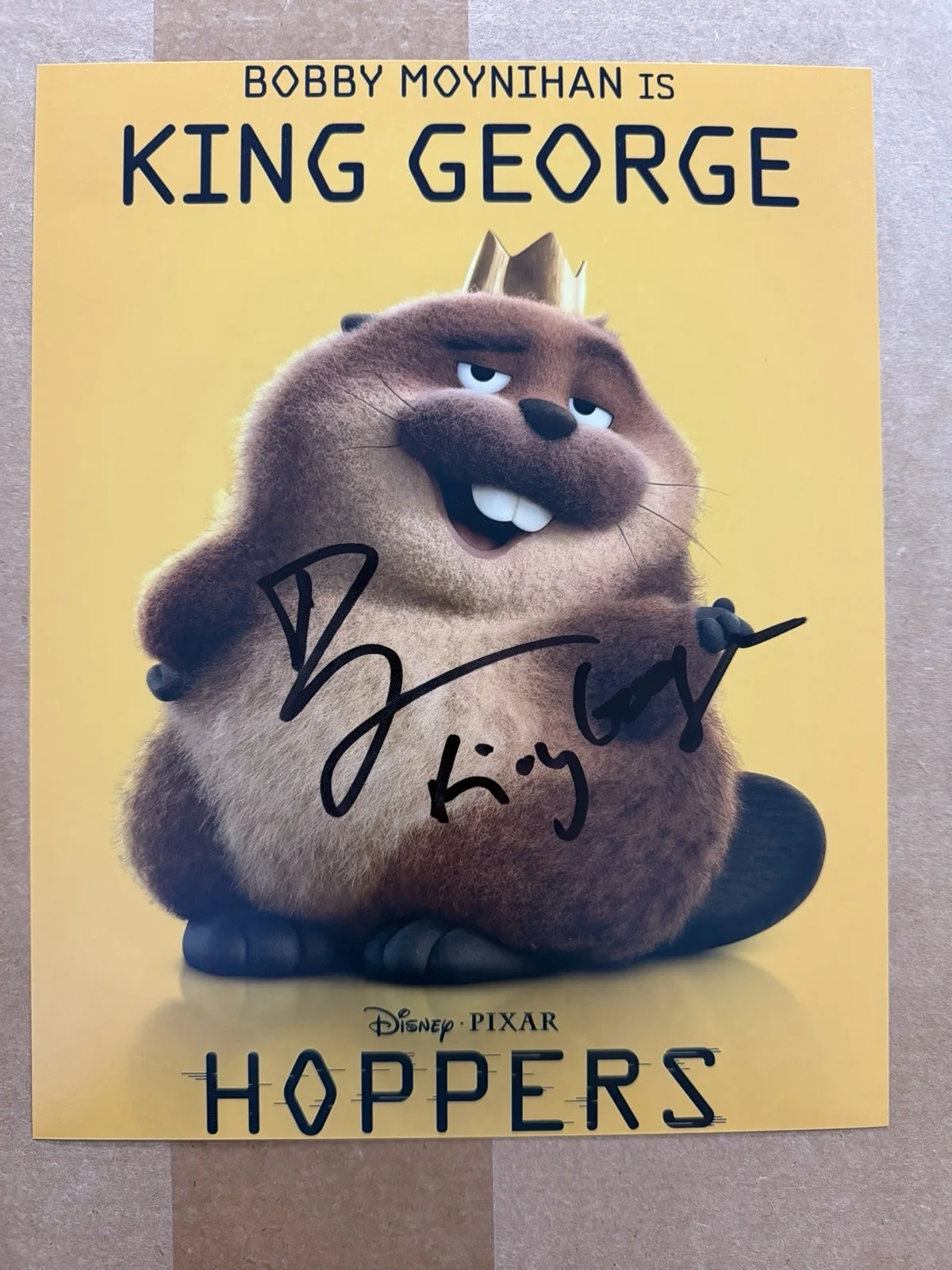 Bobby Moynihan Signed "King George" Hoppers 8x10 Poster Autograph Exact Proof, изображение 3
