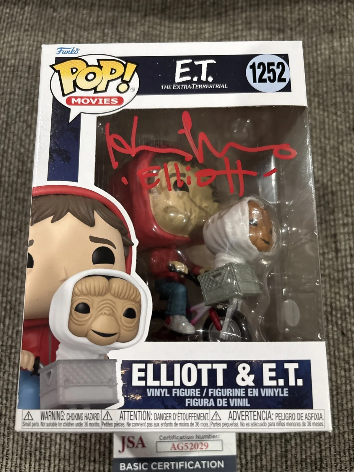 Henry Thomas — Signed Henry Thomas Elliott & E.T. #1252 Funko Pop JSA COA Autographed, image 2