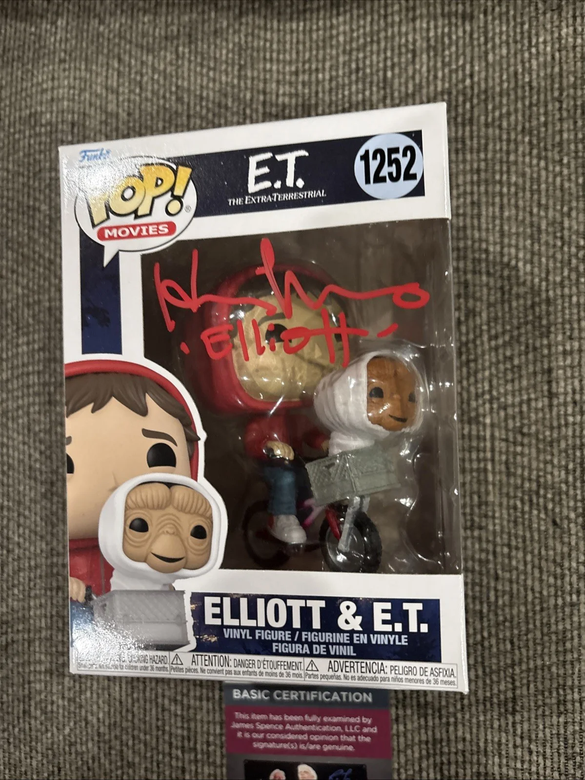 Henry Thomas — Signed Henry Thomas Elliott & E.T. #1252 Funko Pop JSA COA Autographed, image 3