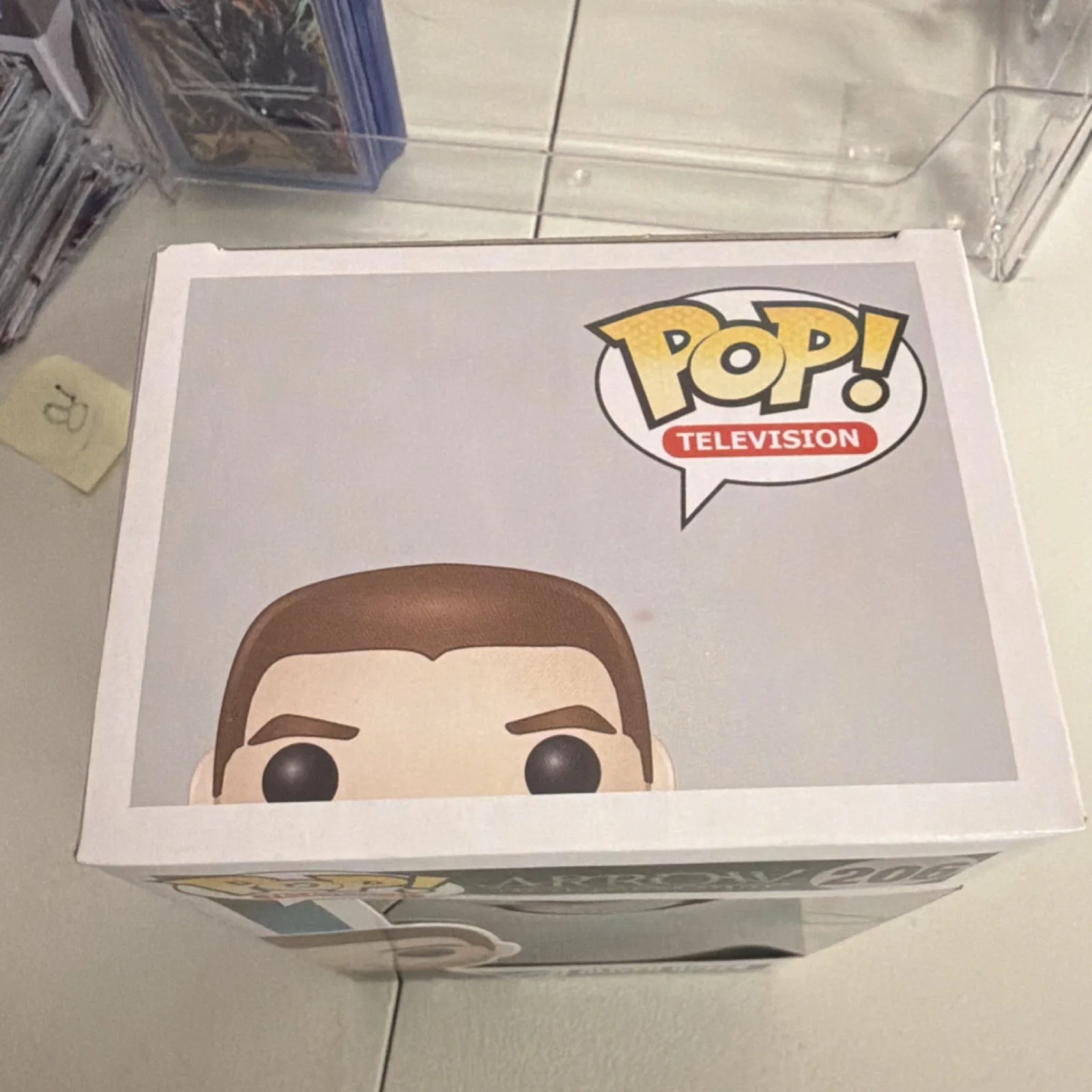 Oliver Queen — Funko Pop Arrow Oliver Queen #206 Autographed Television Figure, image 5