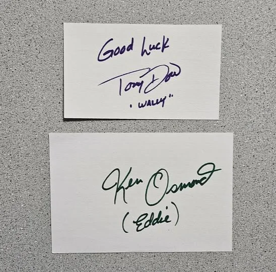 TONY DOW AND KEN OSMOND — TONY DOW SIGNED & KEN OSMOND SIGNED INDEX CARD AUTOGRAPH - LEAVE IT TO BEAVER
