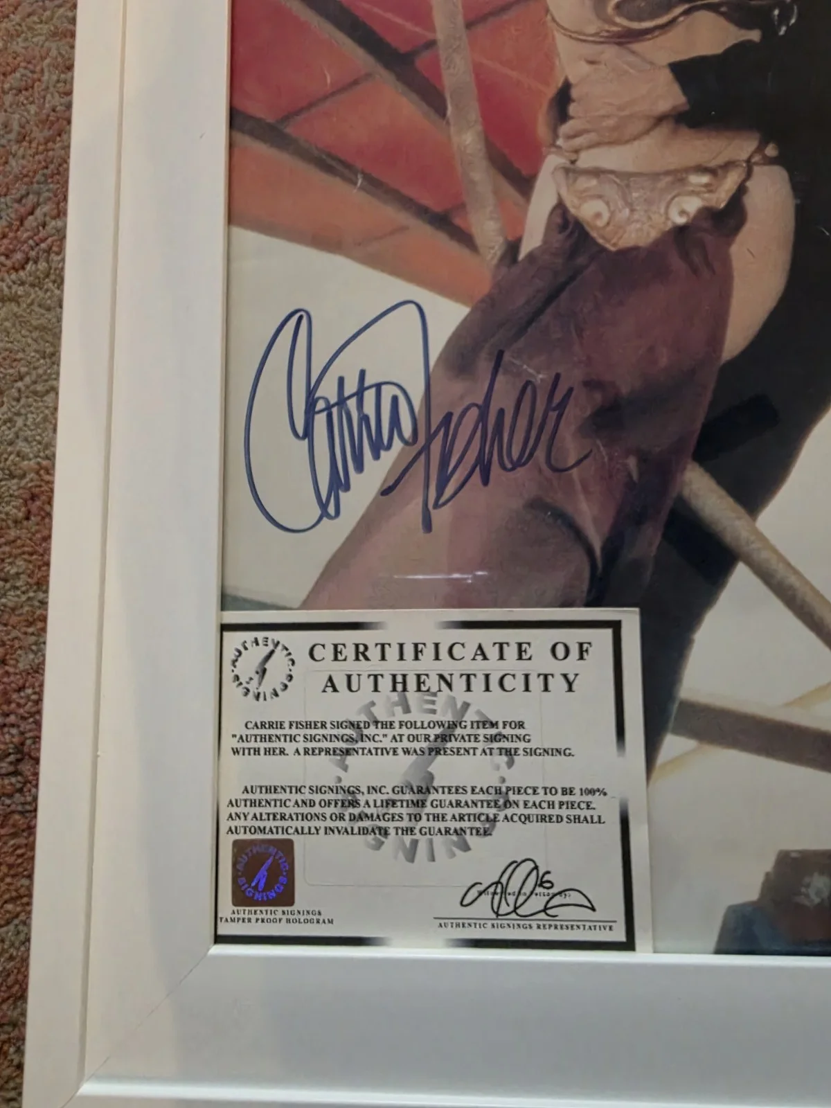 Carrie Fisher — Carrie Fisher Signed Star Wars Slave Leia 16x20 Poster with COA and proof photo, изображение 4