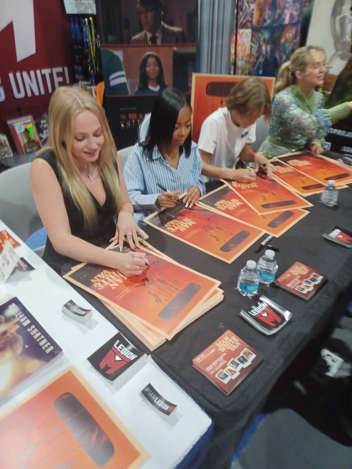 Brec Bassinger, Madison Wolfe, Gavin Warren, Skai Jackson — Man in the White Van Cast Signed 11x17 Poster SDCC 2024 Bassinger Wolfe Jackson, image 3