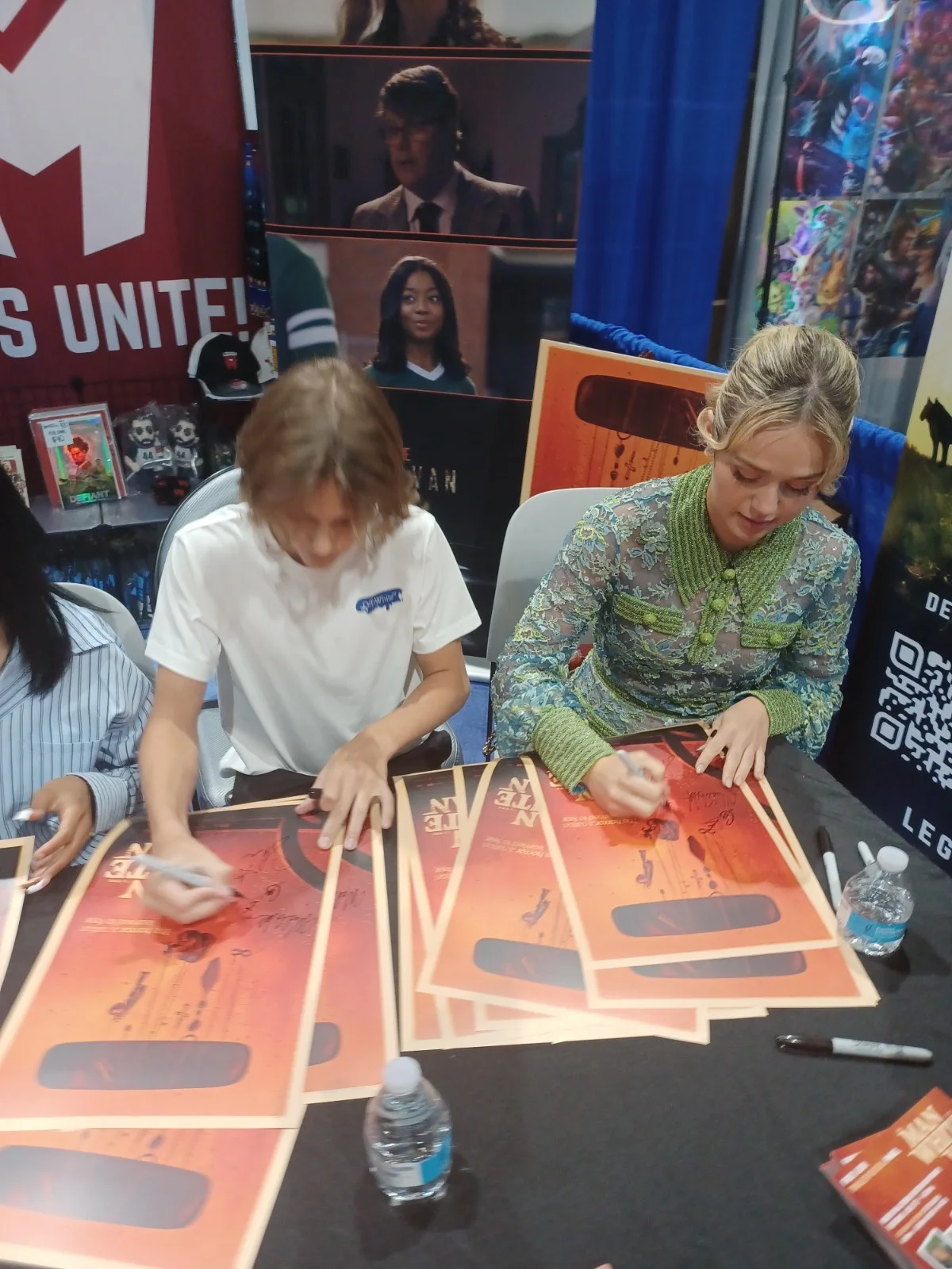 Brec Bassinger, Madison Wolfe, Gavin Warren, Skai Jackson — Man in the White Van Cast Signed 11x17 Poster SDCC 2024 Bassinger Wolfe Jackson, image 4