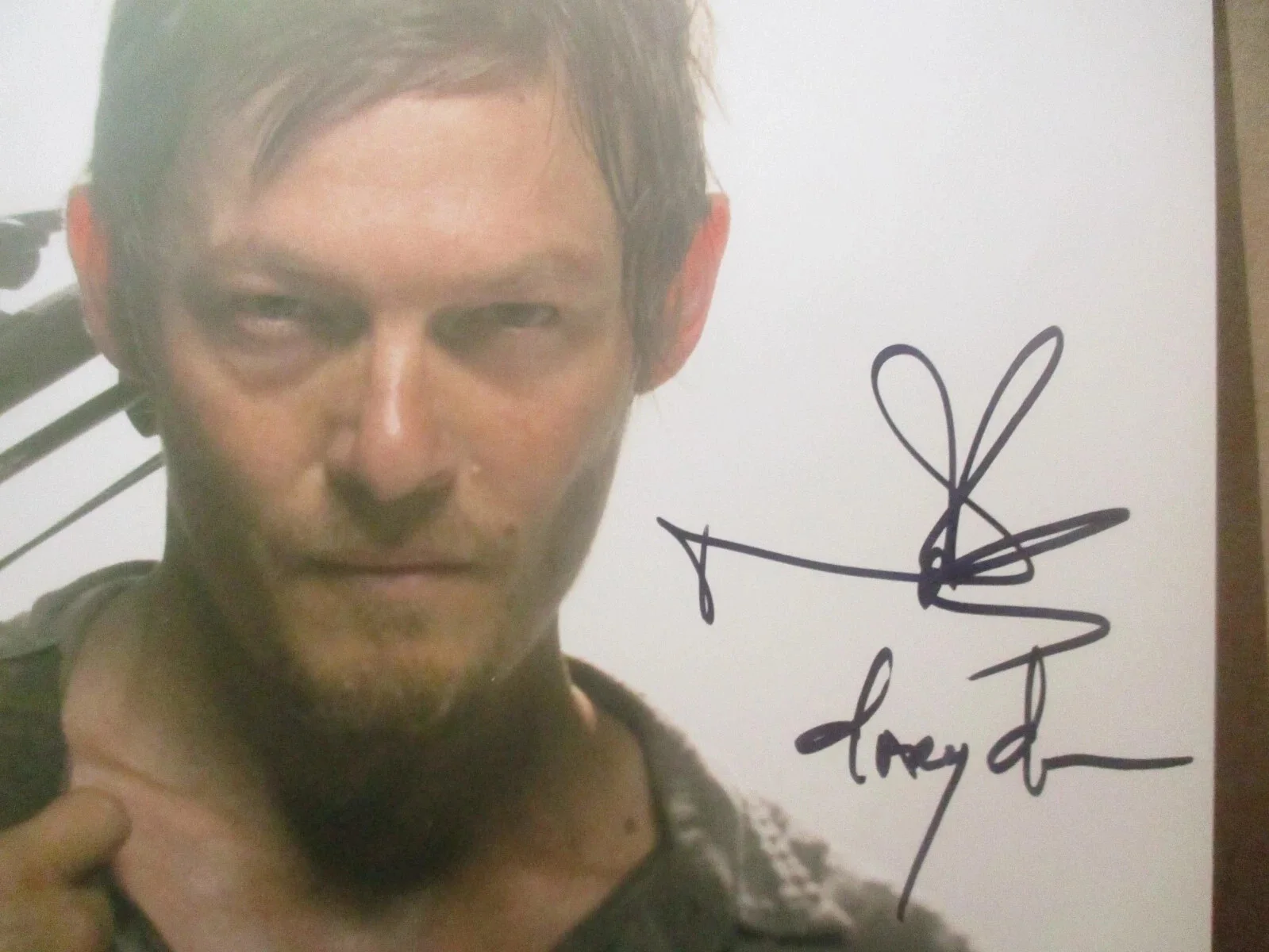 NORMAN REEDUS — NORMAN REEDUS THE WALKING DEAD AUTOGRAPHED/SIGNED 11X14 PHOTO JSA CERTIFIED, изображение 3