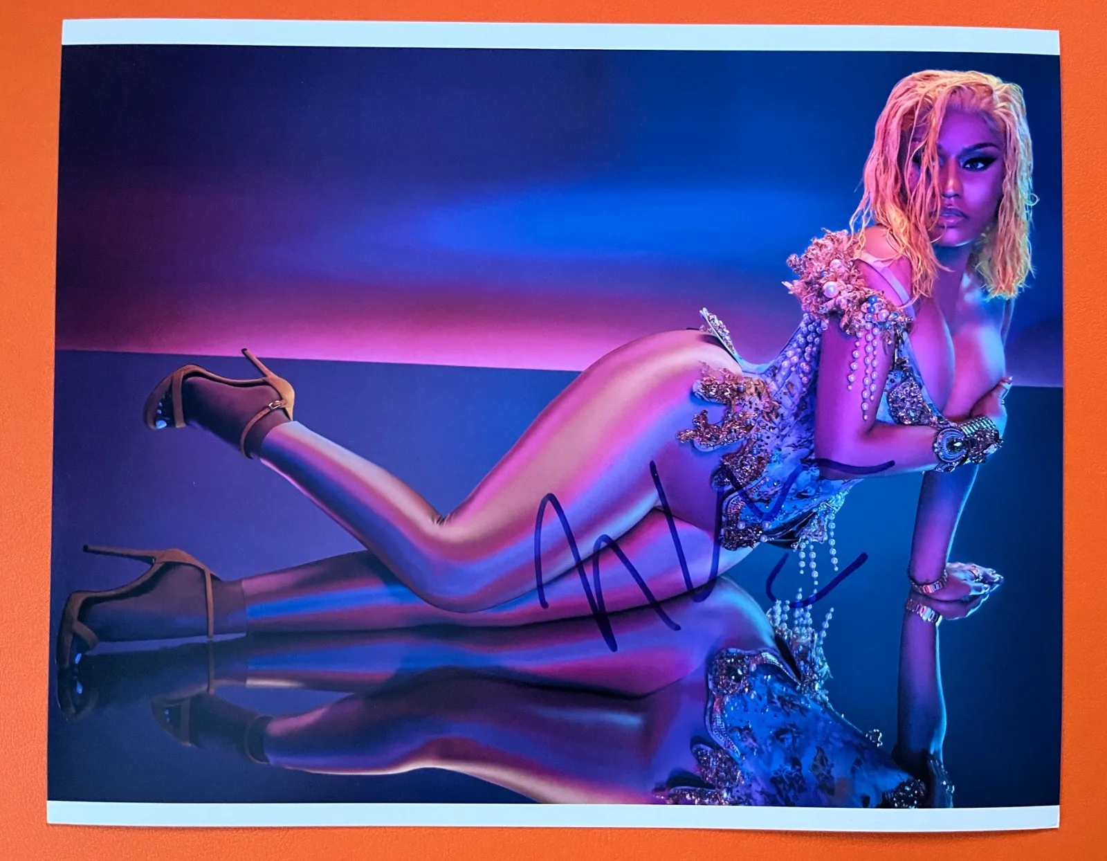 Nicki Minaj Signed•Autographed 8X10 Color Photo•Todd Mueller Autographs COA LOA, изображение 2
