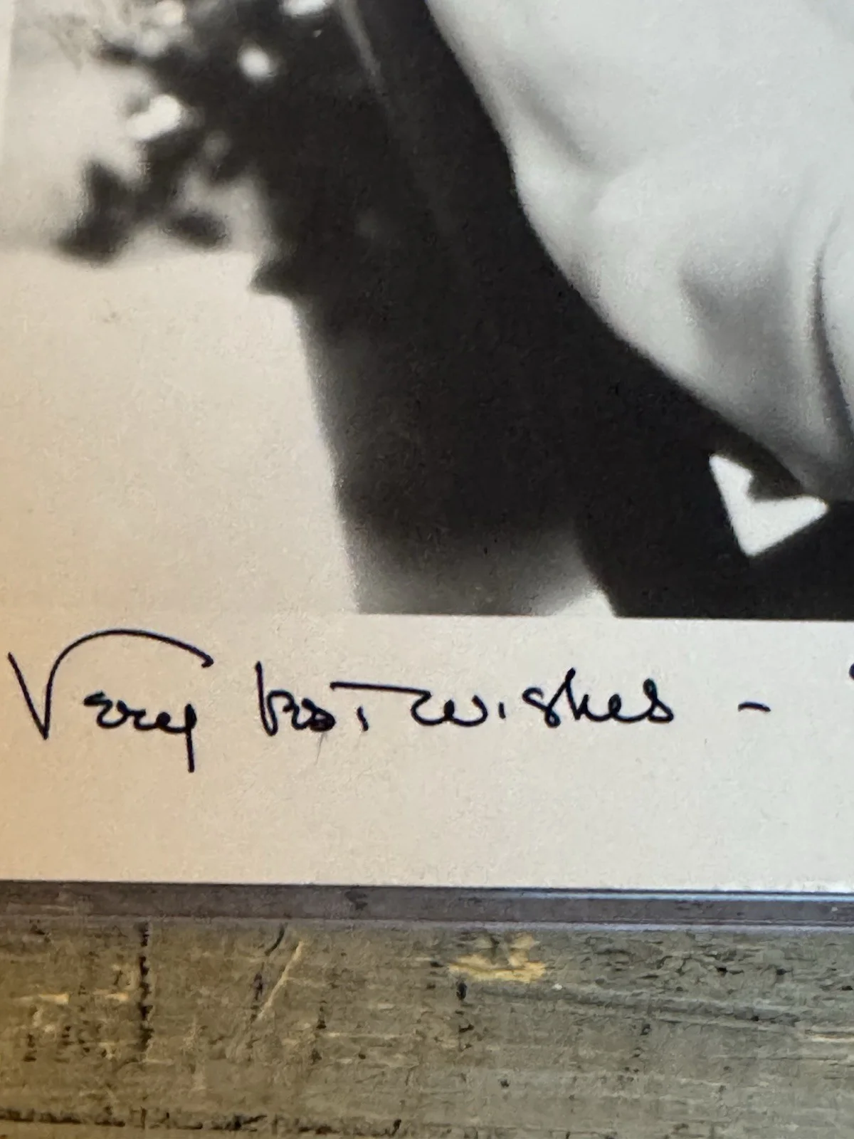 Olivia de Havilland — Olivia de Havilland Signed 8x10 vintage photo with COA Gone with The Wind star, image 3