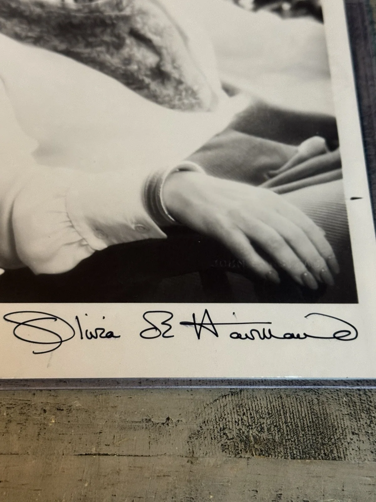 Olivia de Havilland — Olivia de Havilland Signed 8x10 vintage photo with COA Gone with The Wind star, image 4