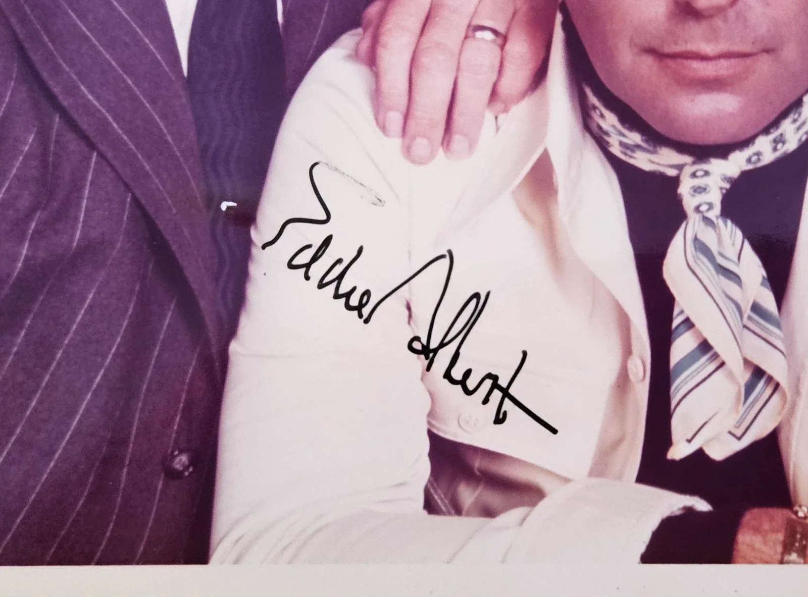 Eddie Albert - Original Autograph Photo - Authentic Hand Signed 8x10, image 2