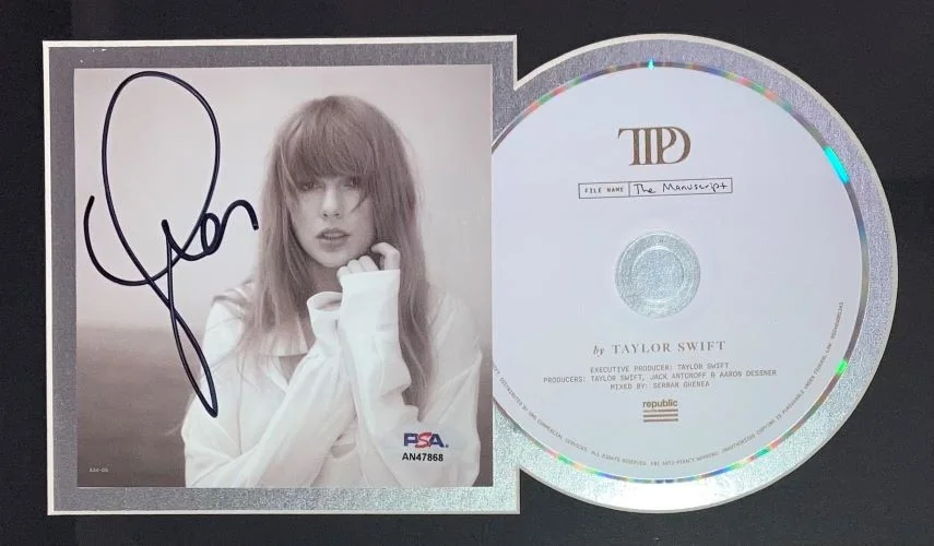 Taylor Swift — Taylor Swift Signed Framed Tortured Poets CD Insert w/ 11x14 Photo PSA/DNA, image 2