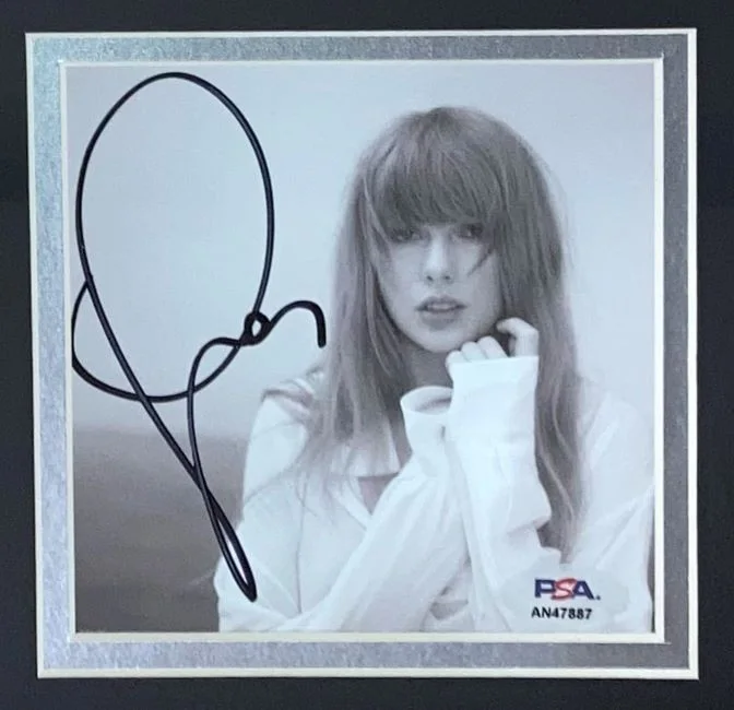 Taylor Swift — Taylor Swift Signed Framed TTPD CD Insert w/ 8x10 Photo PSA/DNA, image 2