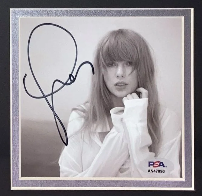 Taylor Swift — Taylor Swift Signed Framed TTPD Smoke Photograph PSA/DNA, image 2