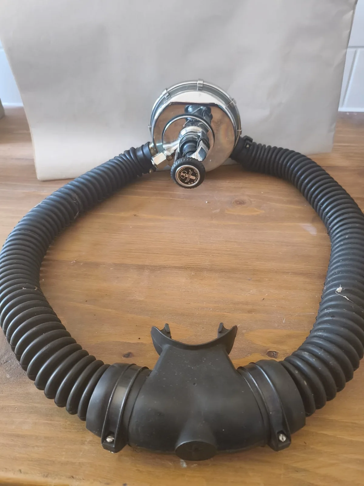 James Bond Film Props - Thunderball 1965 - RARE TWIN HOSE SCUBA REGULATOR, image 2
