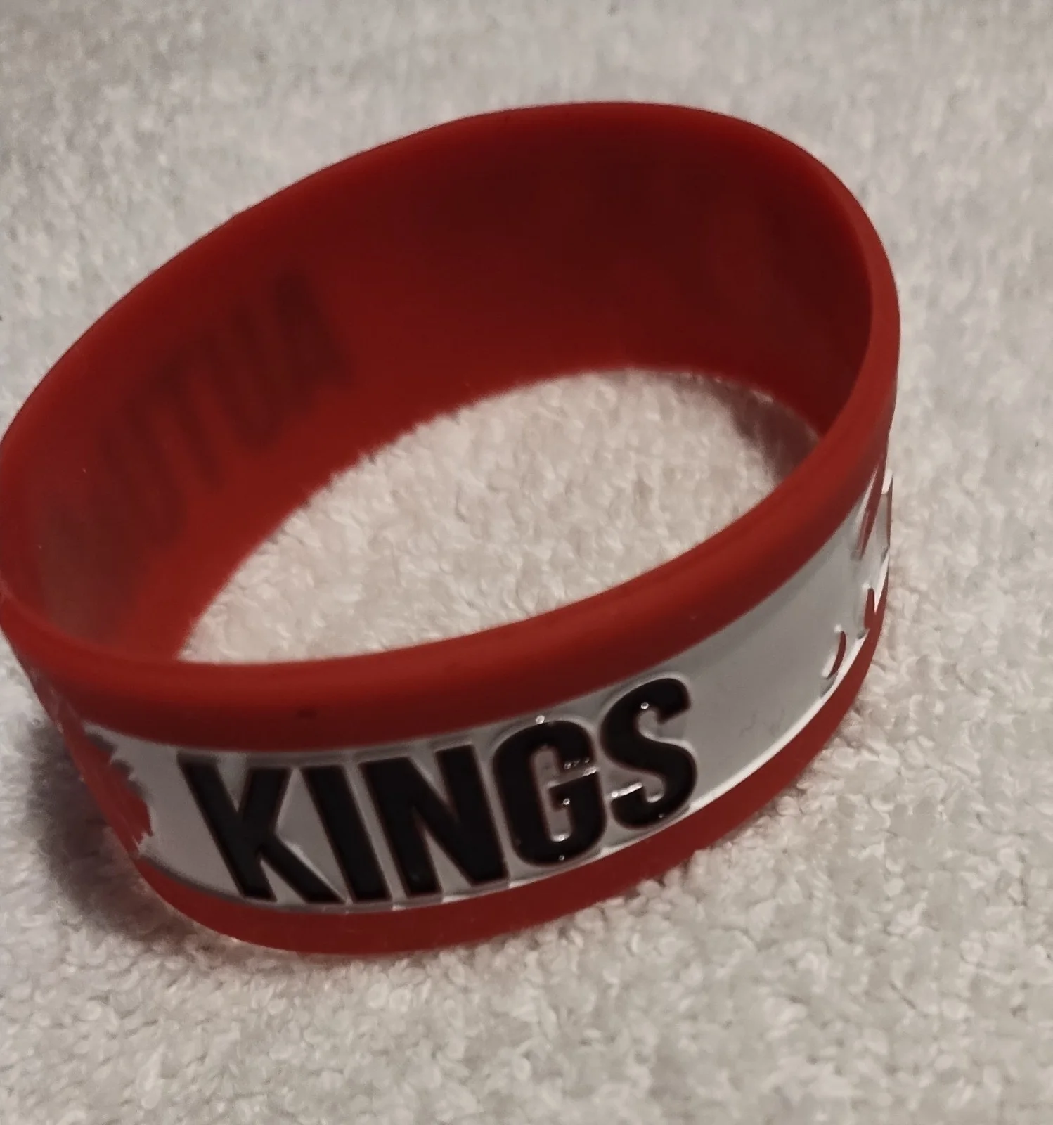 AUTUMN KINGS SIGNED VINYL DRUM HEAD GUITAR PICK BRACELET SILVER SCREENS CD PHOTO, image 4