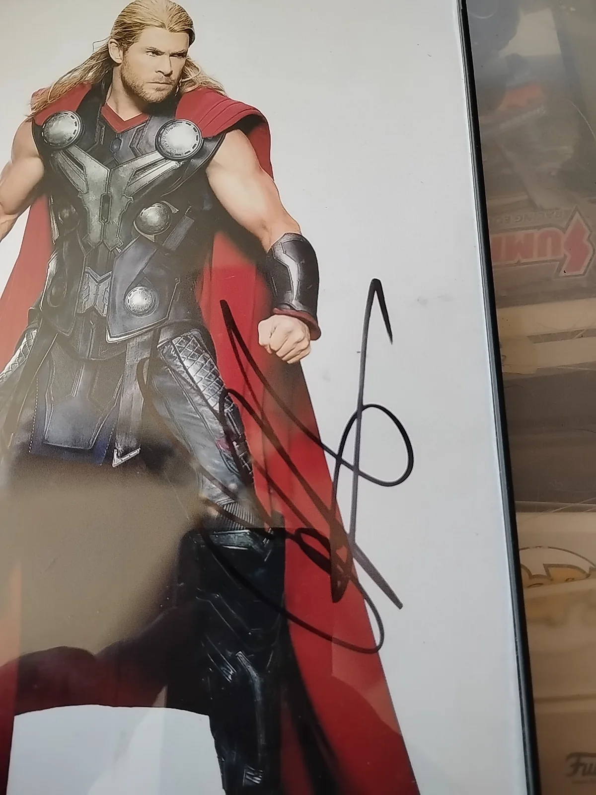 Chris Hemsworth Avengers Thor Autograph Picture, image 2