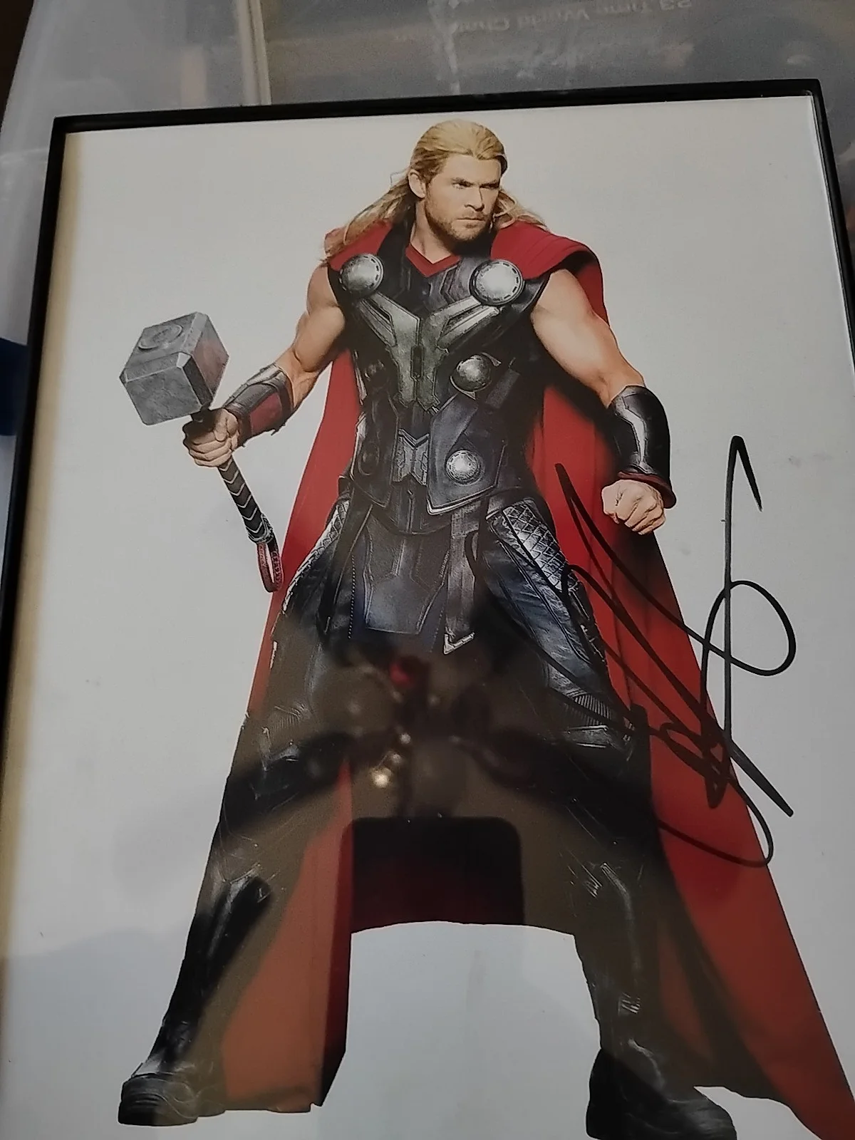 Chris Hemsworth Avengers Thor Autograph Picture, image 3