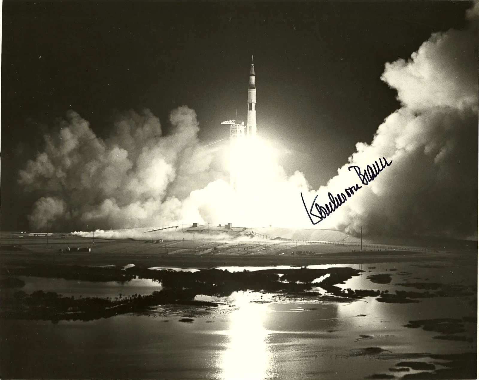 WERHNER VON BRAUN — WERHNER VON BRAUN SIGNED PHOTO AUTOGRAPH GERMAN NASA SIGNATURE 8.5X11 REPRINT