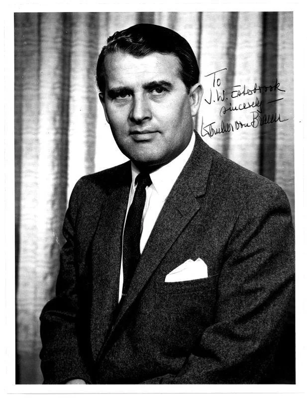 WERHNER VON BRAUN — WERHNER VON BRAUN SIGNED PHOTO AUTOGRAPH GERMAN NASA SIGNATURE 8.5X11 REPRINT