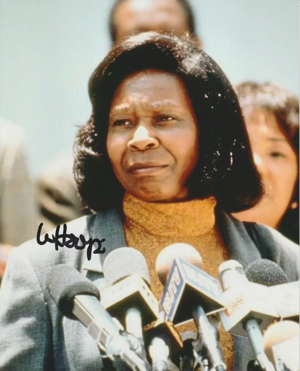 Whoopi Goldberg — Whoopi Goldberg signed Ghosts of Mississippi 8x10 photo