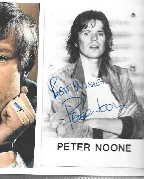 original Hand signed piece of Peter Noone of Herman's hermits, изображение 2