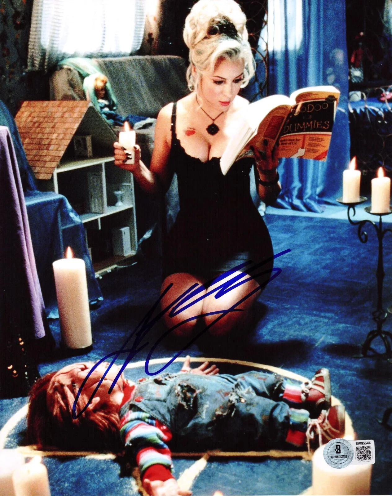 Jennifer Tilly — Jennifer Tilly Signed 8x10 Photo Bride of Chucky Authentic Autograph Beckett