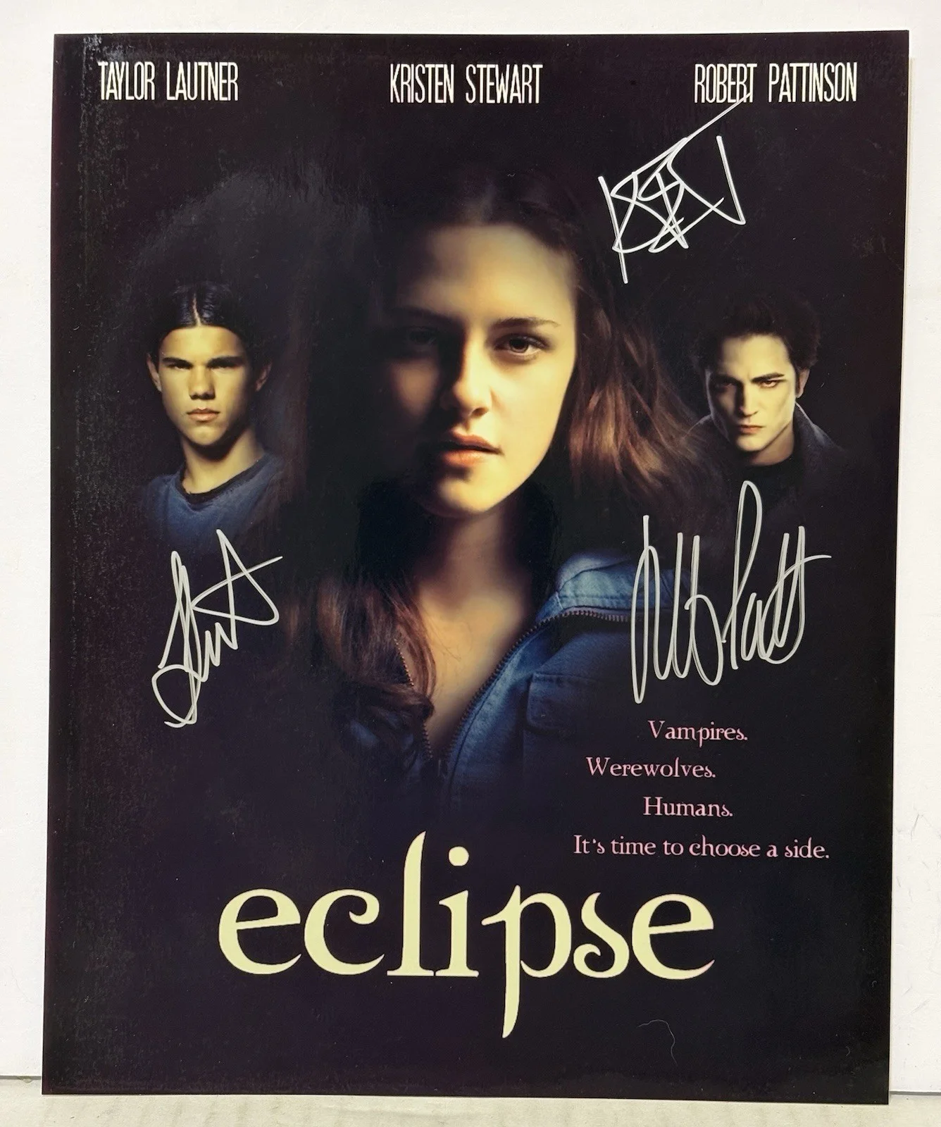 ECLIPSE CAST — Twilight Saga ECLIPSE - CAST SIGNED PHOTO - Kristen Stewart, Pattinson, Lautner