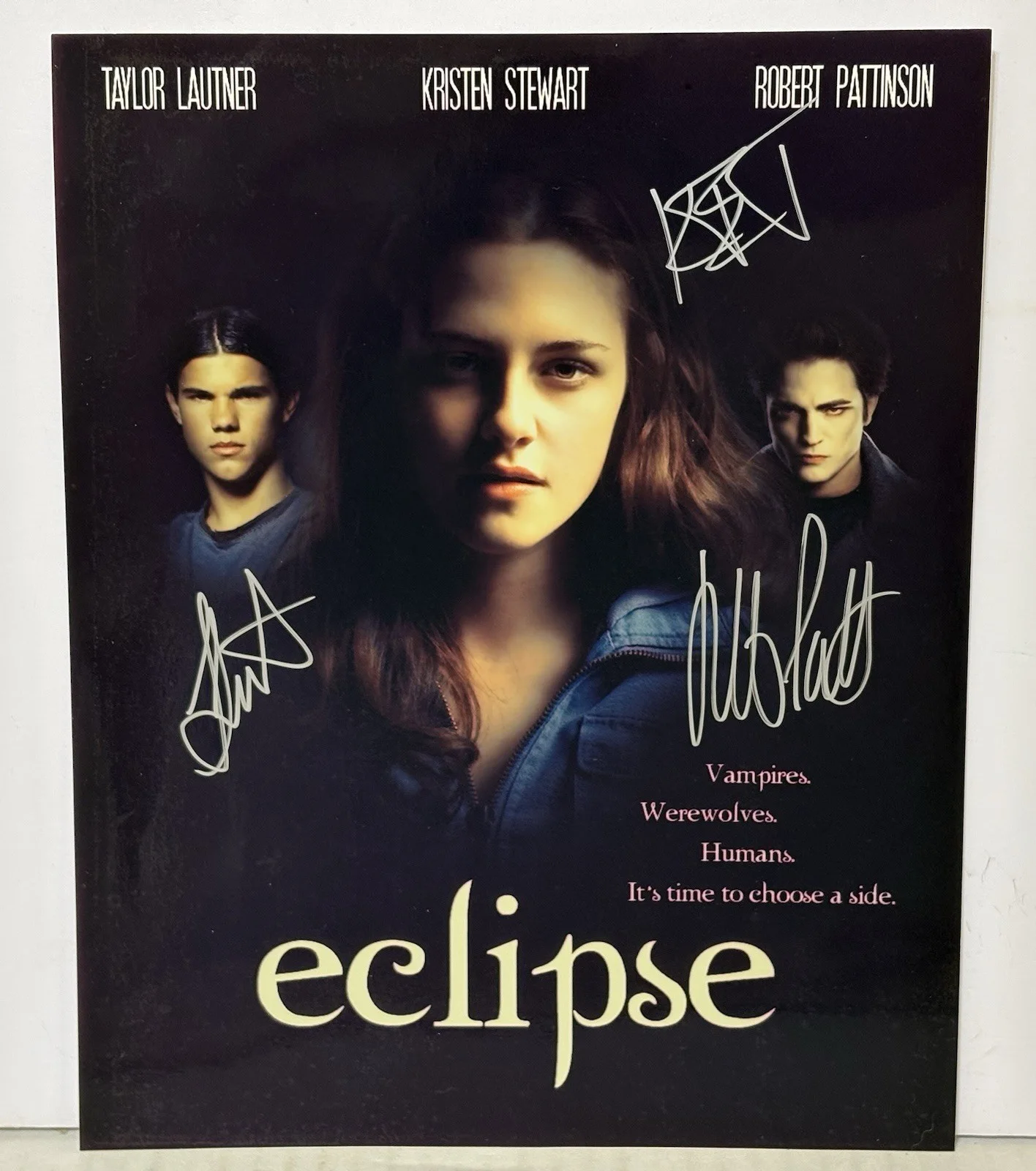ECLIPSE CAST — Twilight Saga ECLIPSE - CAST SIGNED PHOTO - Kristen Stewart, Pattinson, Lautner, image 5