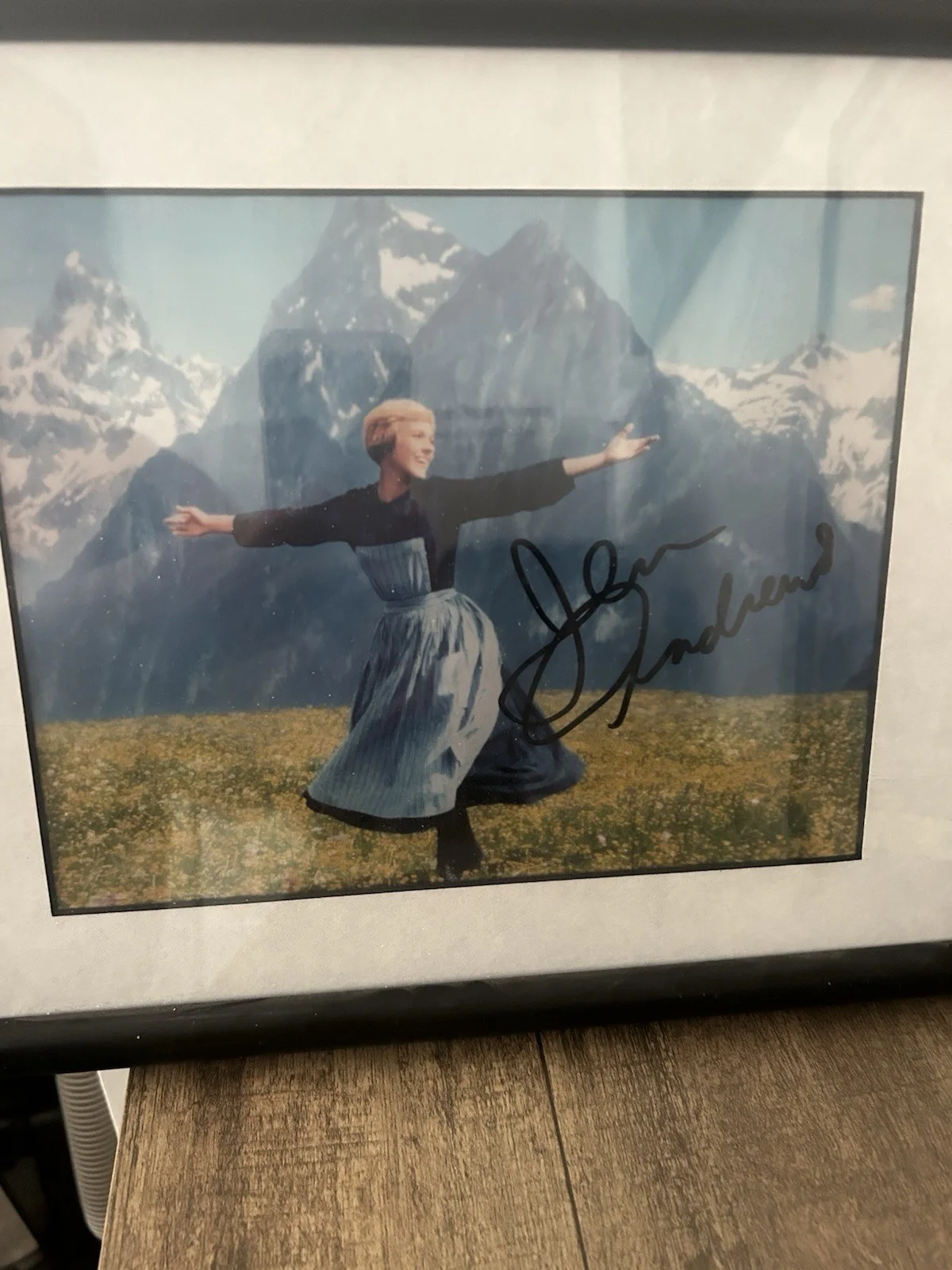 Julie andrews autographed 8x10 photo with COA with Mini poster, image 2