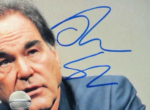 Oliver Stone — Director Oliver Stone signed 8X10 photo In Person. Proof - Wall Street, Platoon, изображение 2