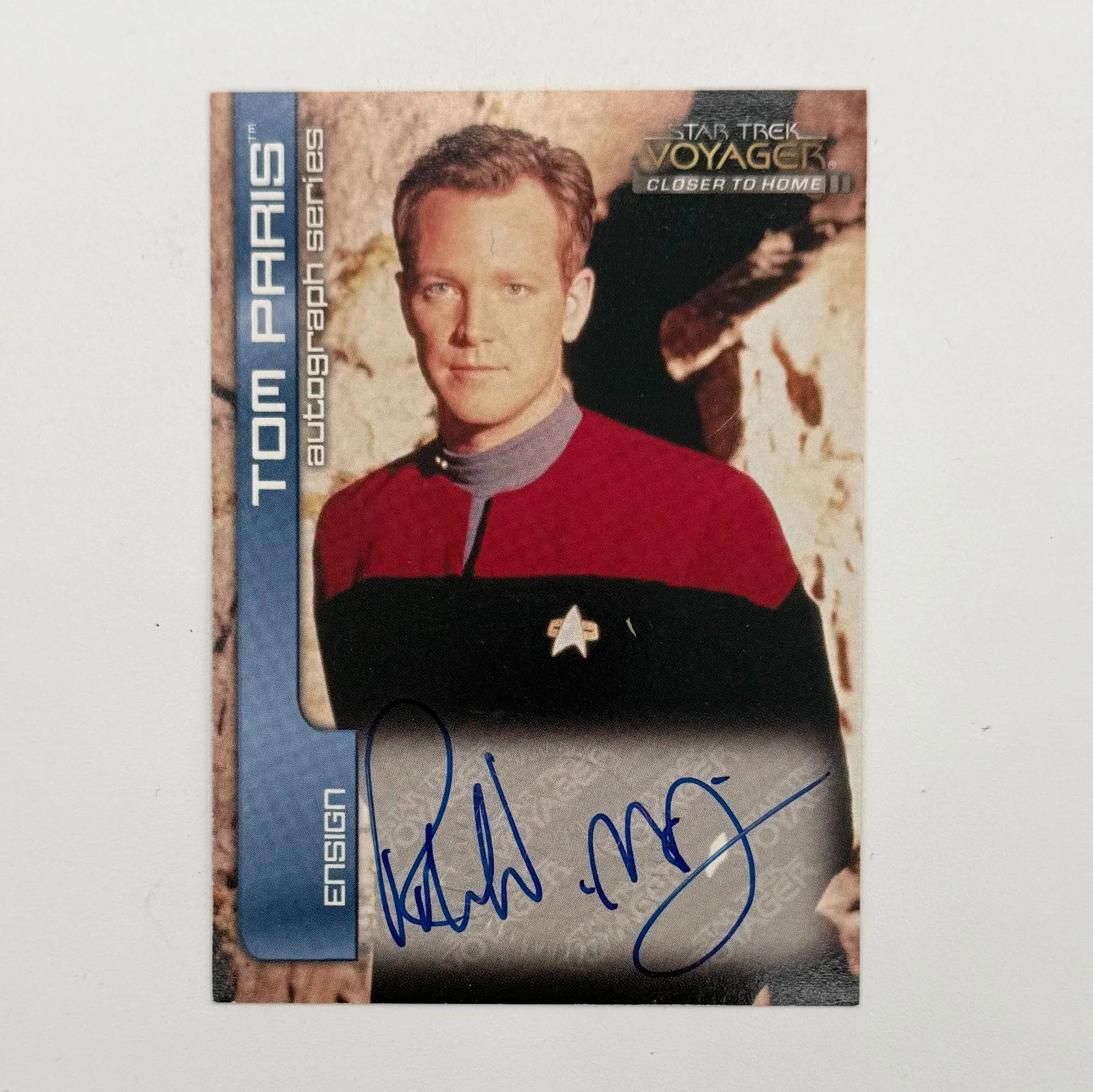 Robert Duncan McNeill — Star Trek Voyager Autograph Robert Duncan McNeill Tom Paris Signed SkyBox