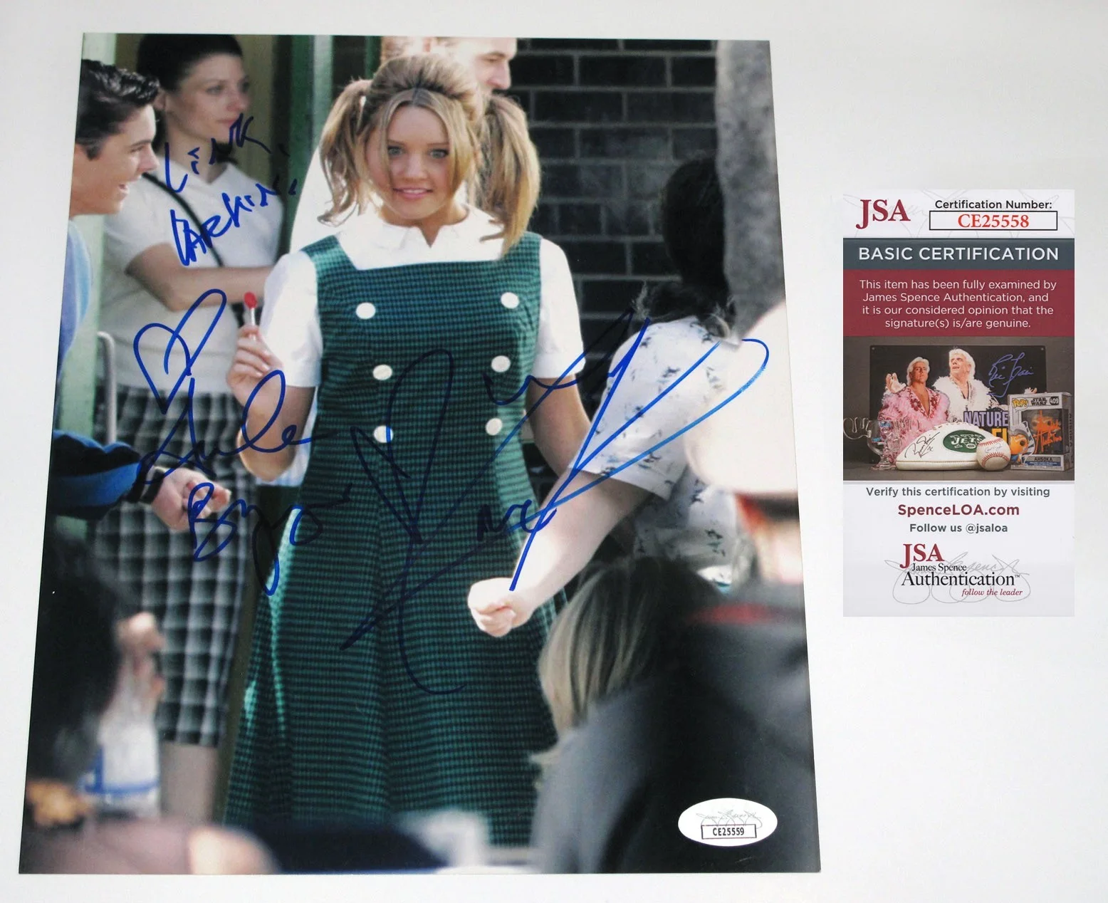 AMANDA BYNES, ZAC EFRON — Amanda Bynes & Zac Efron signed "HAIRSPRAY" 8x10 Photo EXACT PROOF Inscript JSA, image 5