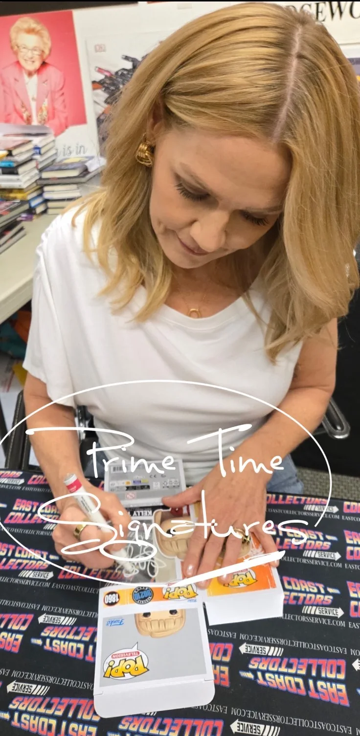 Jennie Garth — Jennie Garth Signed Kelly Taylor Funko 90210 Authentic Autograph Beckett Witness, изображение 3