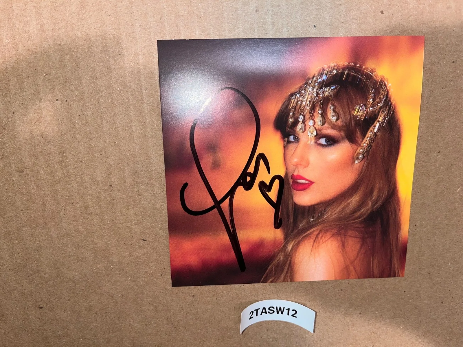 Taylor Swift Signed Autographed CD The Life of a Showgirl Art Card 1, изображение 5