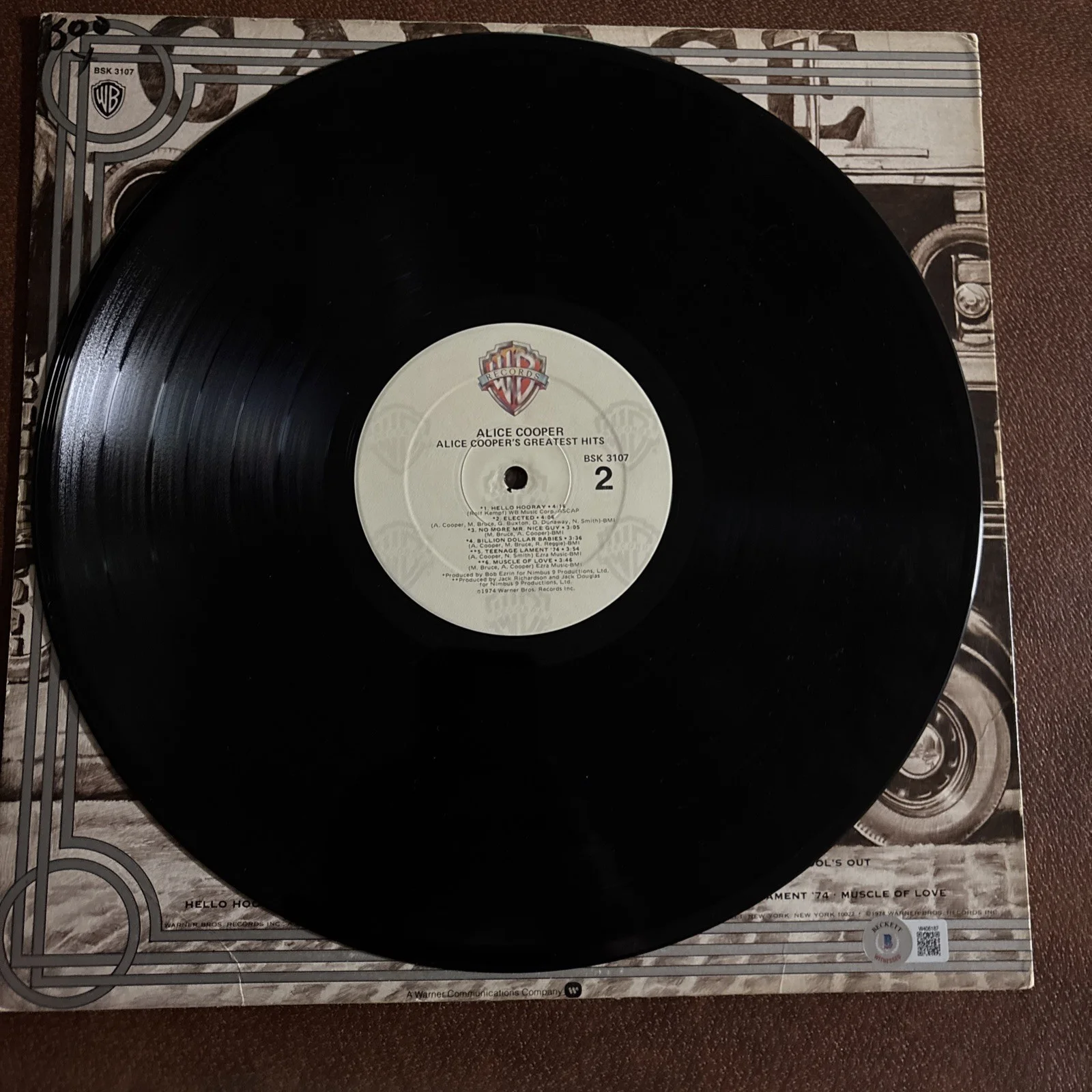 Alice Cooper Signed Autograph Album Record Vinyl Greatest Hits Beckett Witnessed, изображение 5