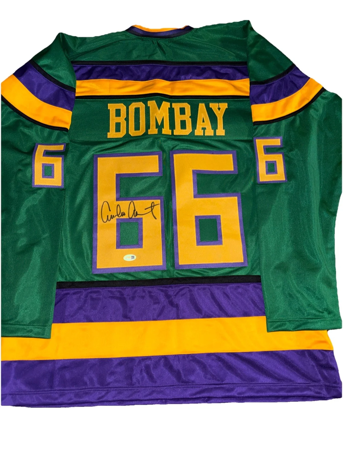 Emilio Estevez — Emilio Estevez Mighty Ducks Signed Green Bombay Hockey Jersey JSA Witnessed