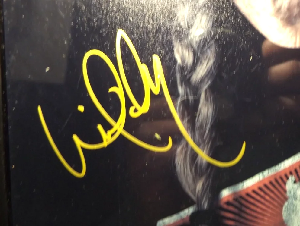 Willie Nelson Hand Signed Photo 8x10 in 11x9 Frame. Signed & Framed for display, image 4