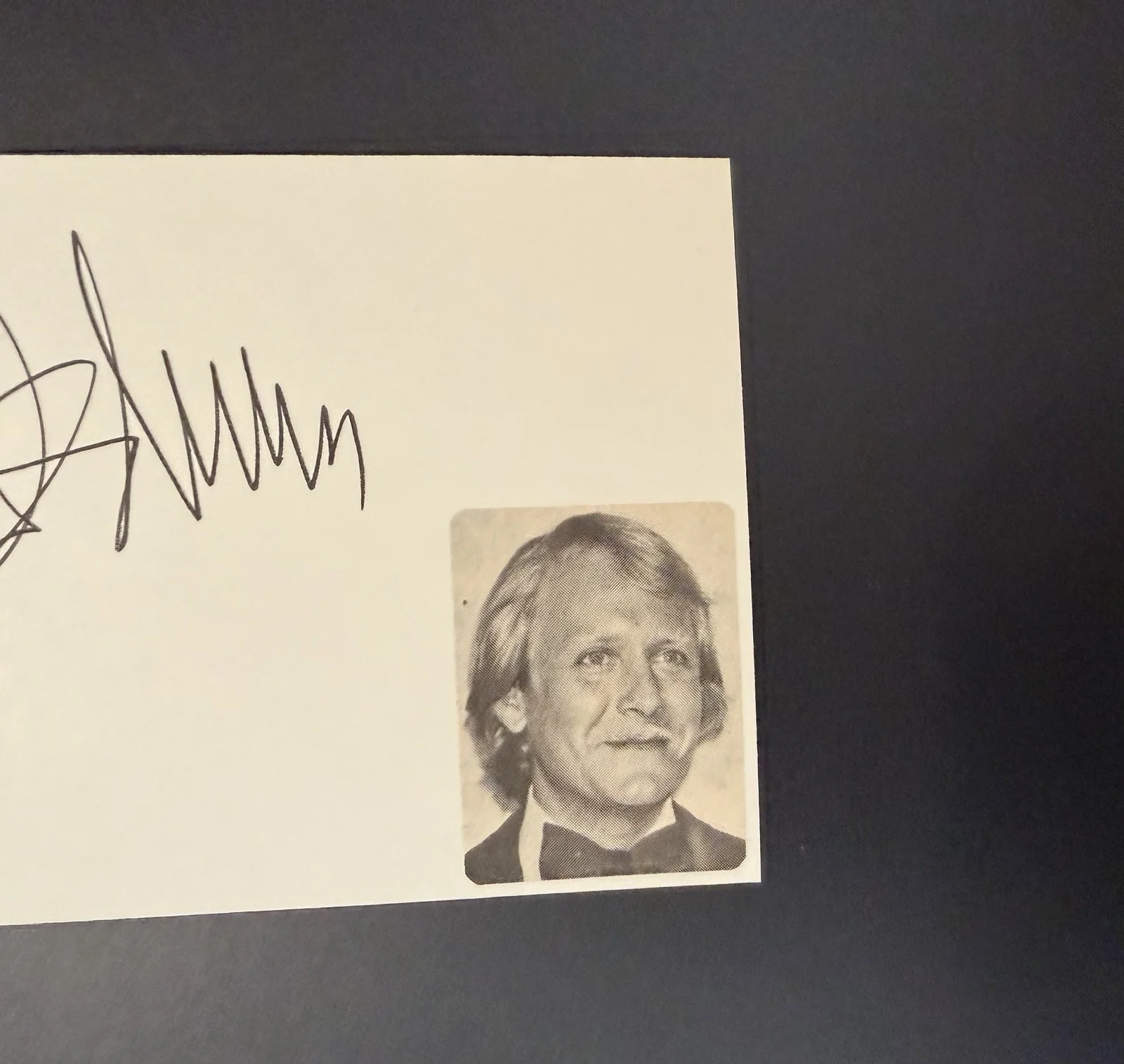 Martin Mull Signed Autograph Signed Index Card w/ Photo - Comedy Legend Clue, изображение 2