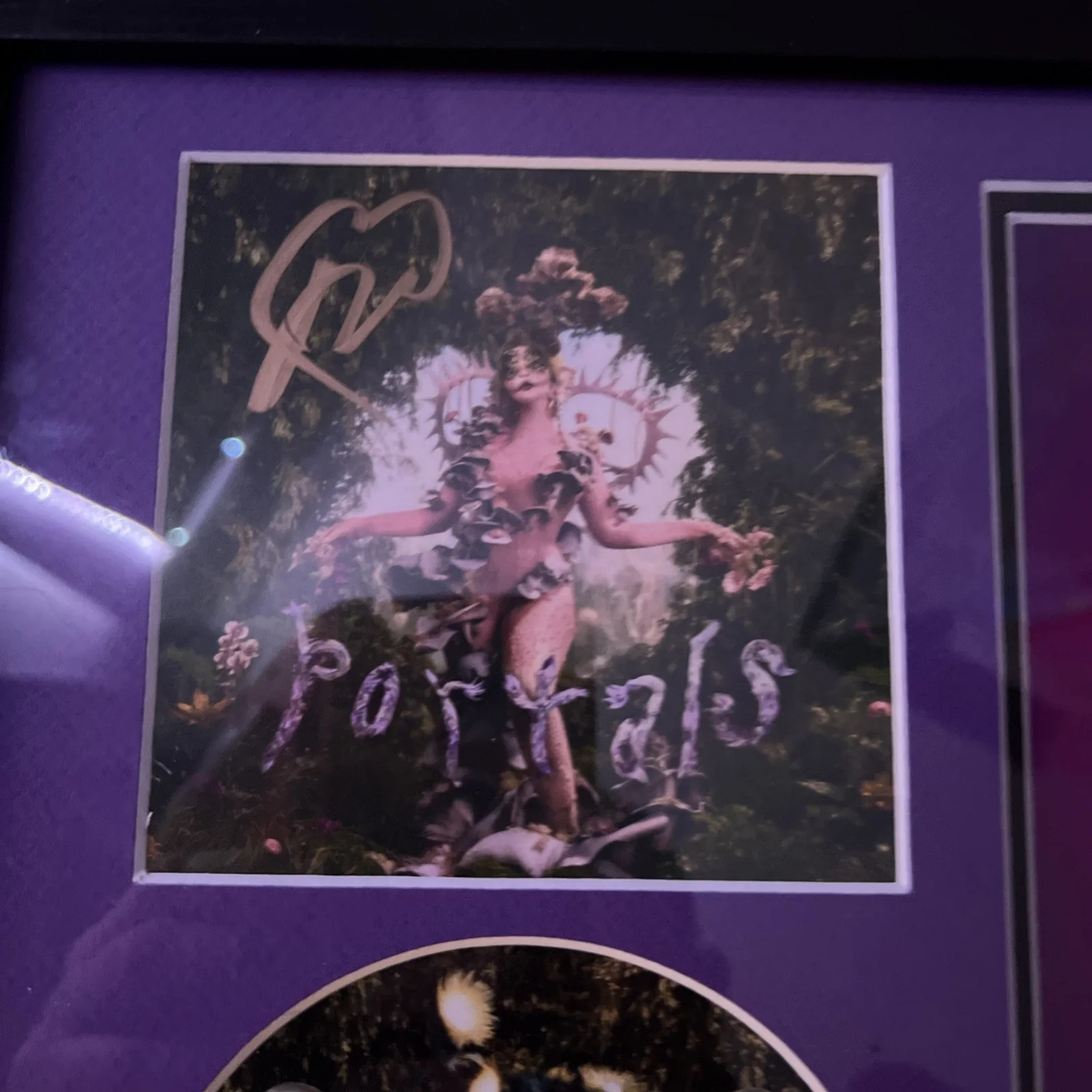 Melanie Martinez — Melanie Martinez Autographed Signed 11x14 Custom Framed CD Photo Portals ACOA, изображение 2