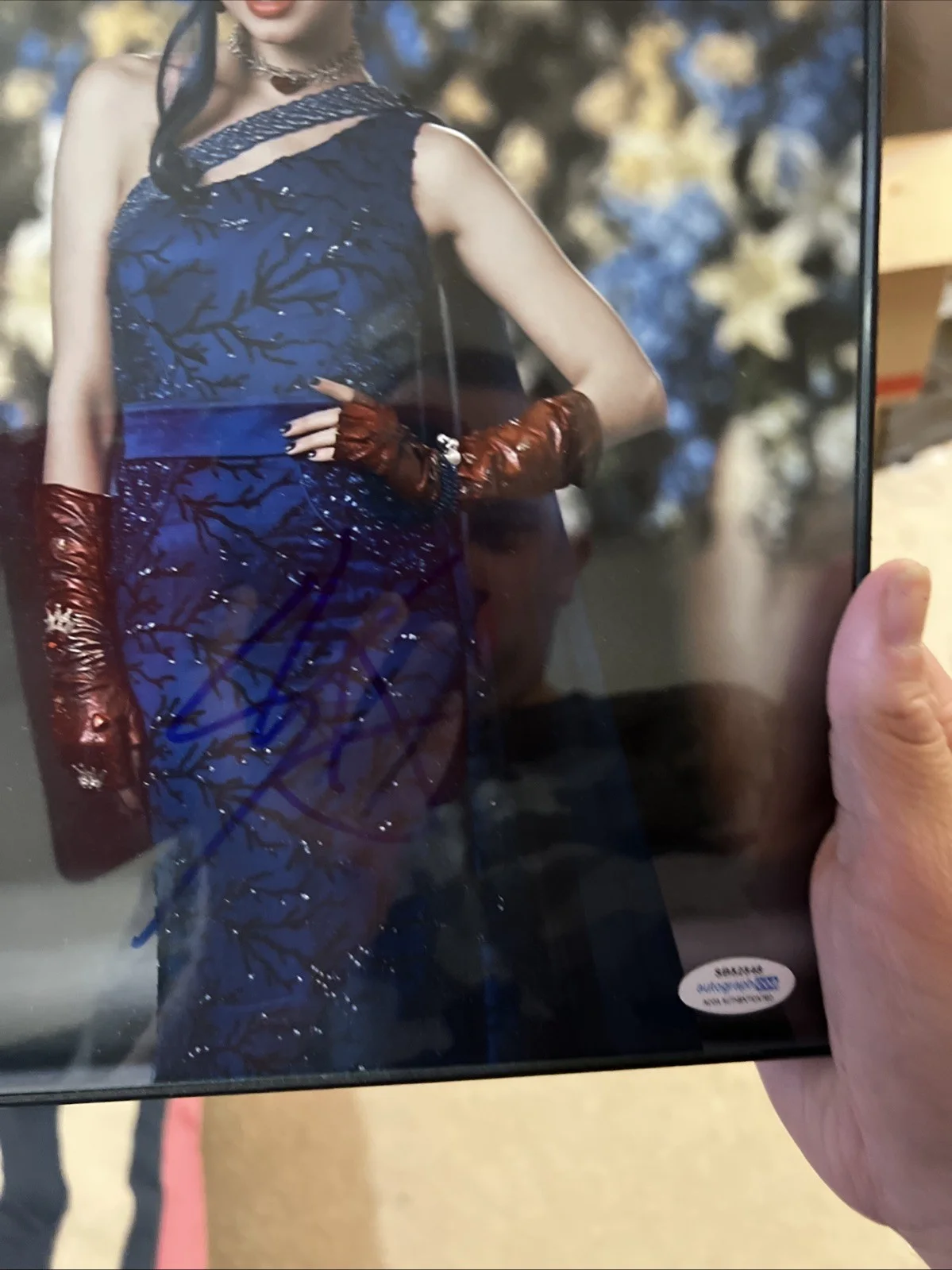 Sofia Carson Signed 8x10 Photo Purple Hearts Autograph ACOA, image 3