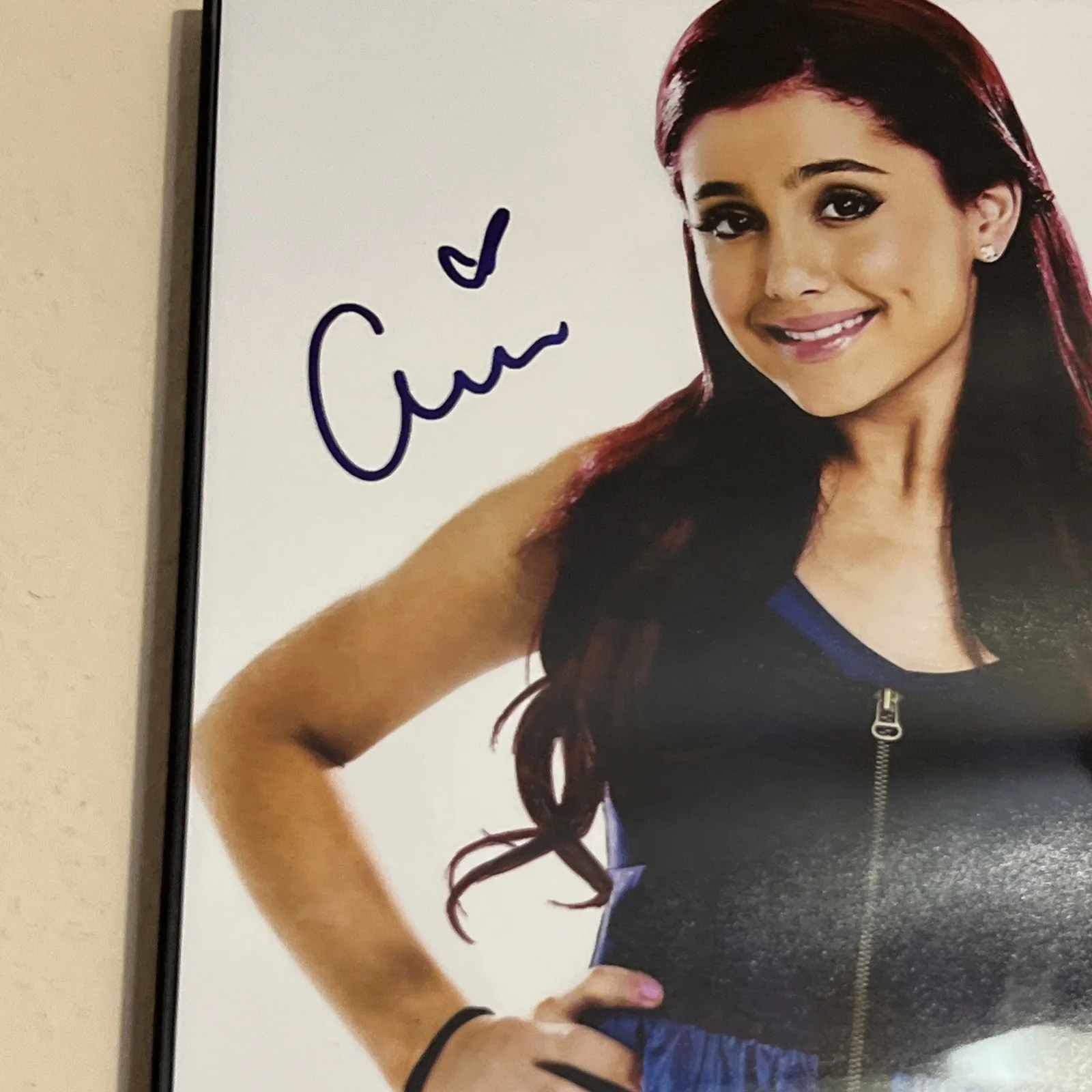 Ariana Grande — Ariana Grande Signed Autograph 8x10 Photo Authentic Beckett BAS COA, image 2