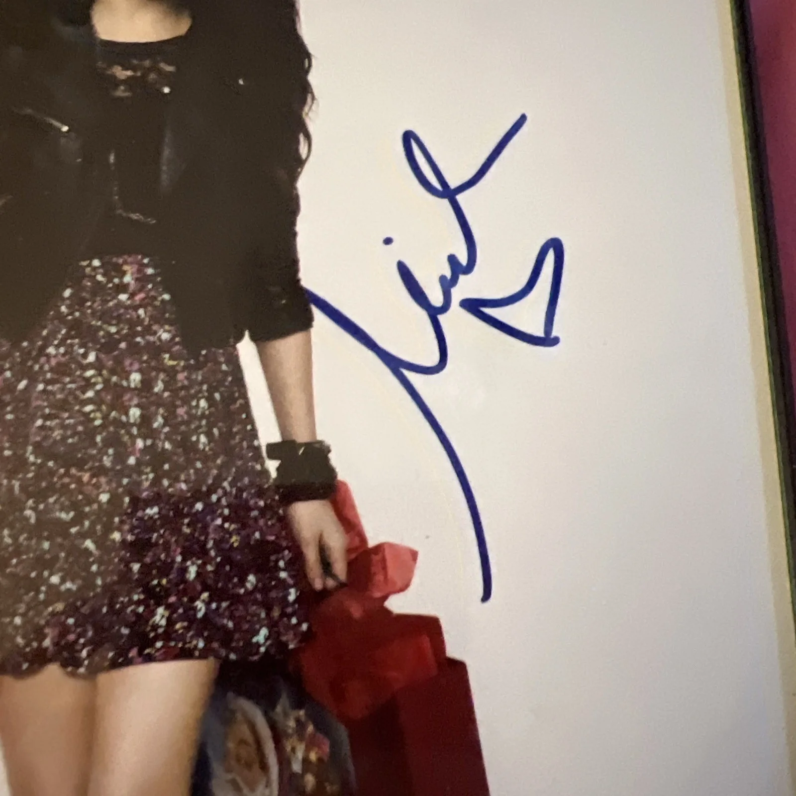 Miranda Cosgrove 8x10 Autograph PSA DNA Authentic Signed, image 3