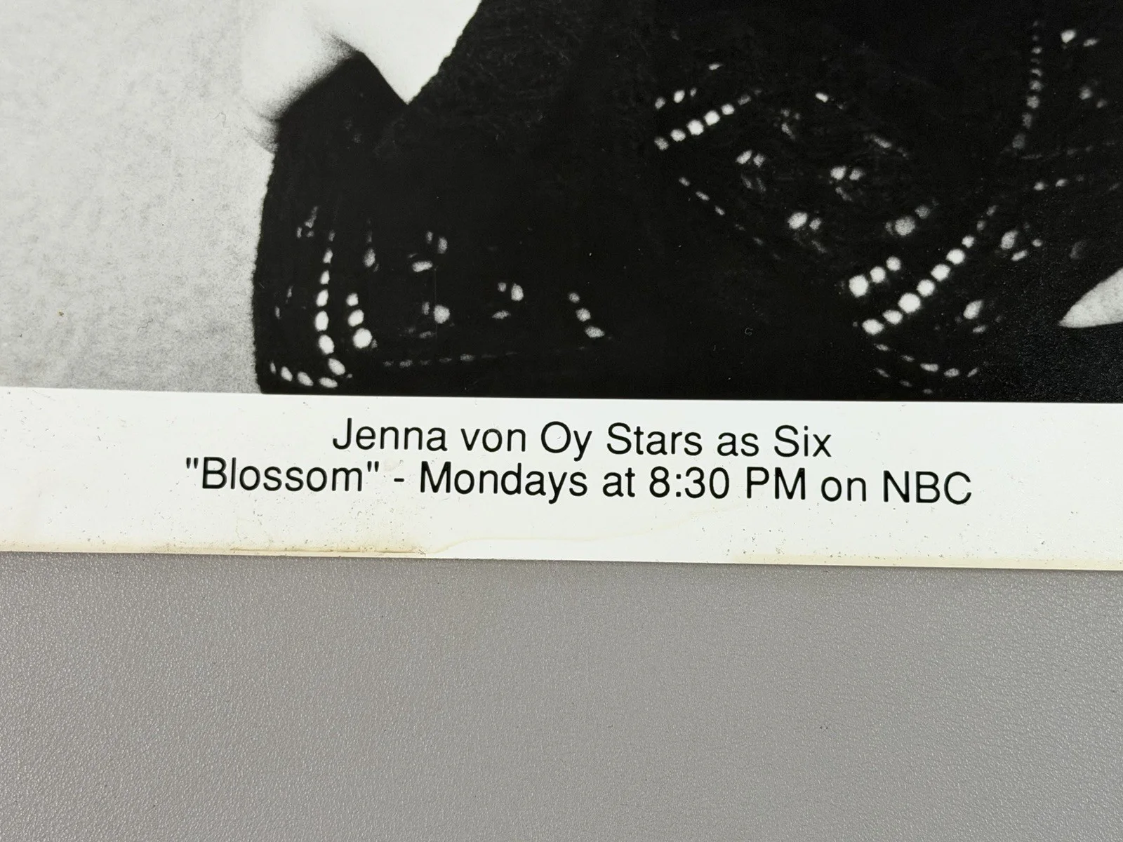 Jenna Von Oy — Jenna Von Oy Signed Autograph Headshot 8x10 Photo Stars as Six on Blossom, изображение 4
