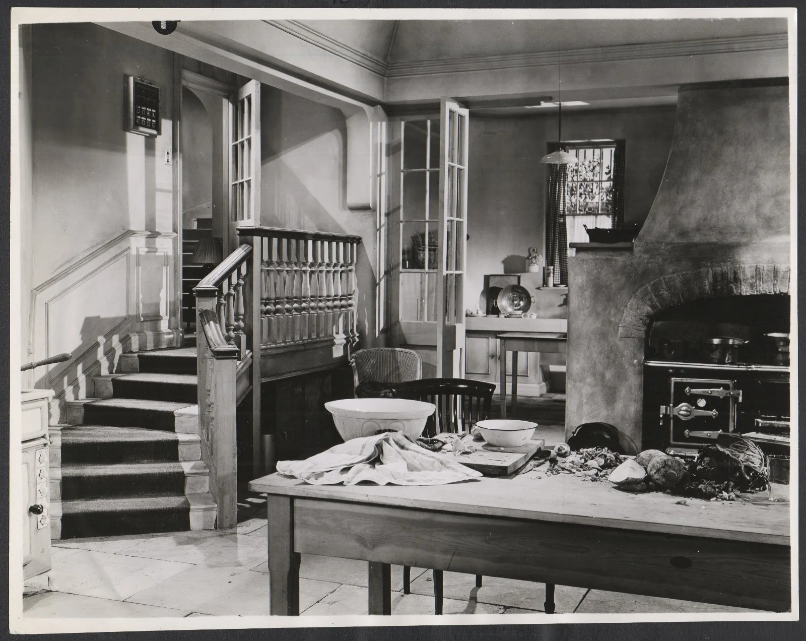 I LIVE IN GROSVENOR SQUARE 1945 Anna Neagle, Rex Harrison, Dean Jagger 5 STILLS, изображение 5