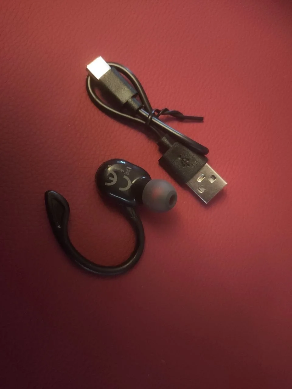 PROP - James Bond - STYLE EARCOM BLU TOOTH CHARGABLE, image 3