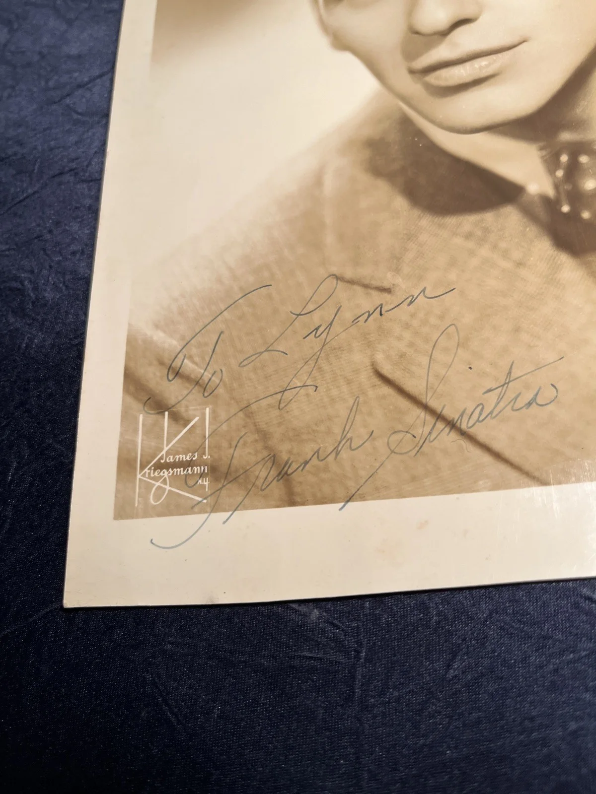 Frank Sinatra — SIGNED 1940s Young FRANK SINATRA HeadShot by James Krigsman - 8x10 Glossy Photo, изображение 3